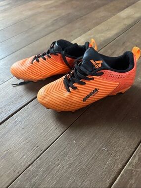 Brava Soccer Orange Cleats kids size 1D